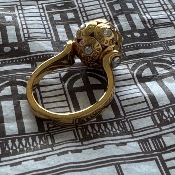 Henri Bendel Signature Logo Dome Cocktail Ring In Yellow Gold Color Size 7. New! - Picture 6 of 6